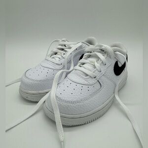 Nike Force 1 Classic Black & White Kids Sneakers New in Box Sz 10